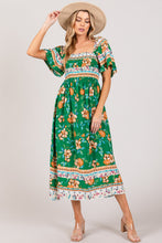 Load image into Gallery viewer, Green Printed Smocked Short Sleeve Midi Dress