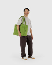 Load image into Gallery viewer, BAGGU Cloud Carry-On Zippered Tote Bag in Green Juice