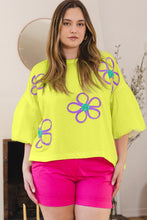 Load image into Gallery viewer, Flower Embroidery Detail T-Shirt [S - 3X]