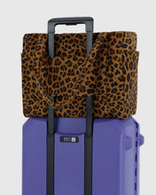 Load image into Gallery viewer, BAGGU Small Cloud Carry-On Zippered Tote Bag in Leopard