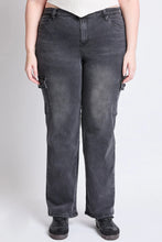 Load image into Gallery viewer, [PLUS] Wide Leg Cargo Jeans in Black