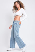 Load image into Gallery viewer, Relaxed Fit Wide Leg Rigid Jeans