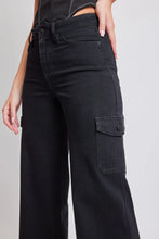 Load image into Gallery viewer, Wide Leg Cargo Jeans in Black