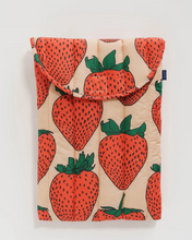 Load image into Gallery viewer, Puffy Laptop Sleeve 16&quot; - Strawberry